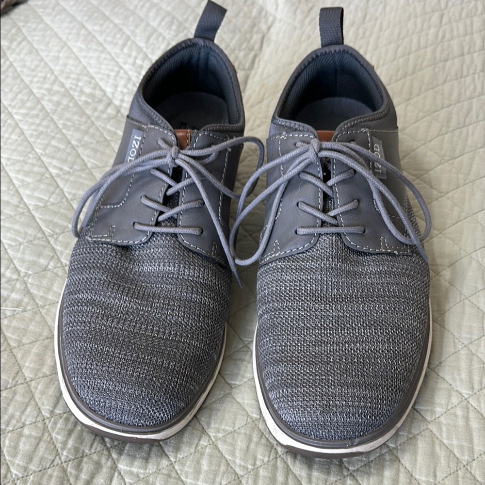 IZOD Men's Gray Drift Shoes